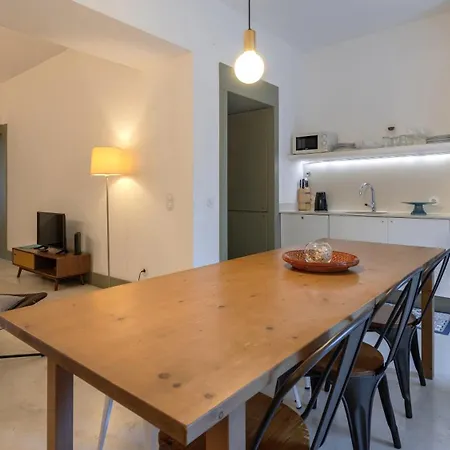 Jardim do Embaixador Apartments by LovelyStay-3